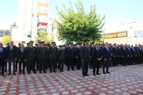 CUMHURİYETİMİZİN KURUCUSU GAZİ MUSTAFA KEMAL ATATÜRK, EBEDİYETE UĞURLAYIŞIMIZIN 86. YILDÖNÜMÜ MÜNASEBETİYLE İLÇEMİZDE ANMA PROGRAMI DÜZENLENDİ