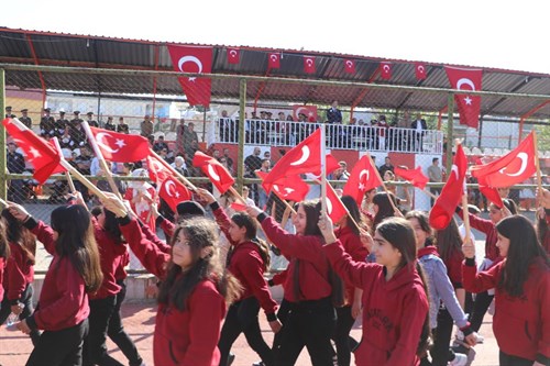 29 EKİM CUMHURİYET BAYRAMI İLÇEMİZDE BÜYÜK BİR COŞKUYLA KUTLANDI